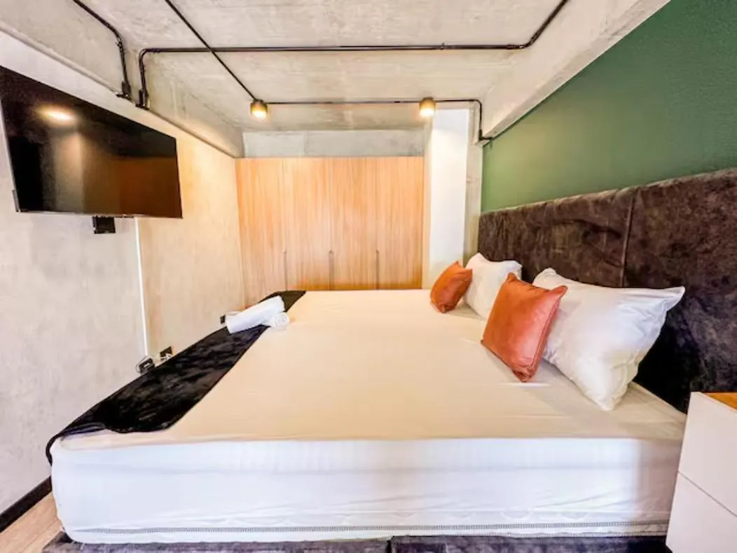 Skyline Suites - Elegant Living With Coworking & Scenic Views Bogota Apartment